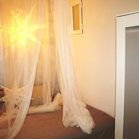 Apartamento Alojamiento Amapola, En El Centro De Vilanova *